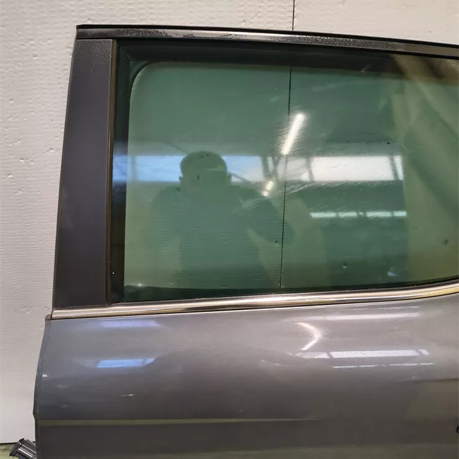 Porta posteriore sinistra con metà cerniere