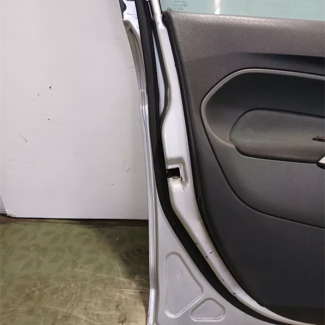 Porta anteriore sinistra