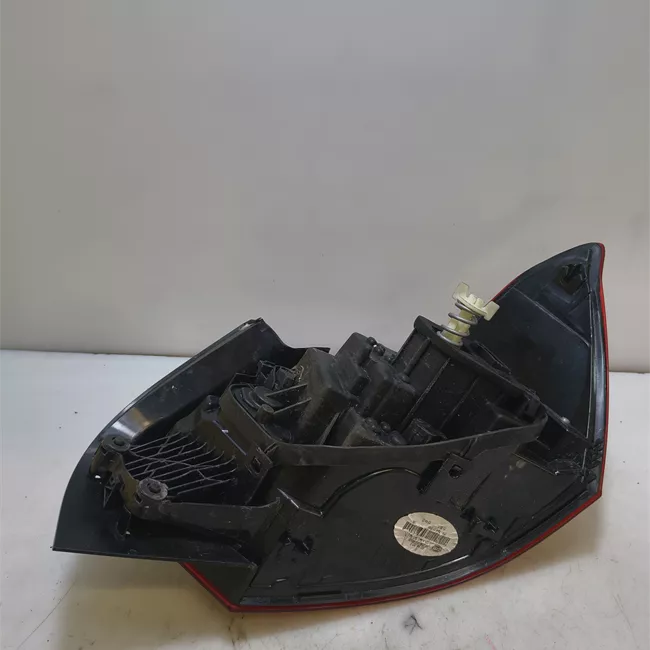 Fanale posteriore sinistro Led con retronebbia