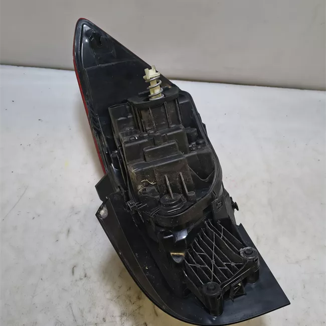 Fanale posteriore sinistro Led con retronebbia