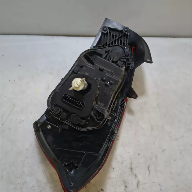 Fanale posteriore sinistro Led con retronebbia