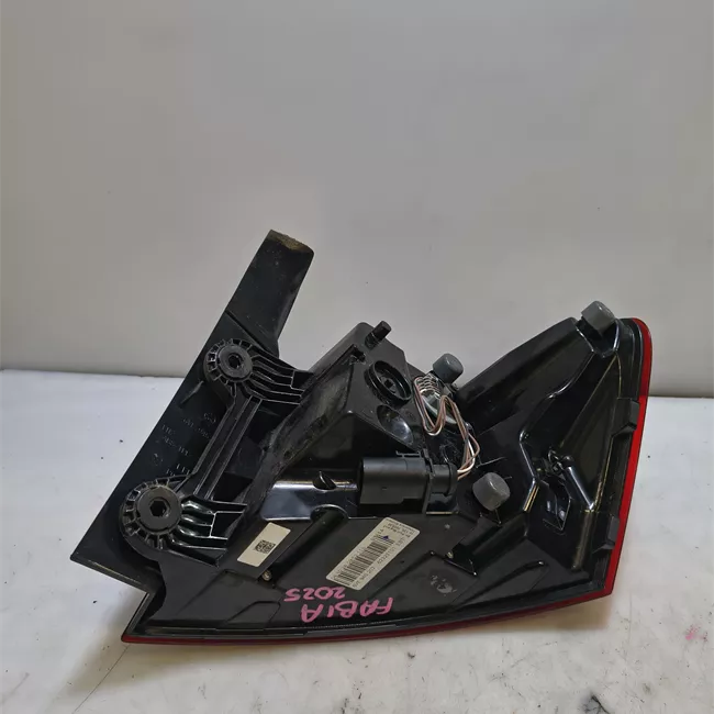 Fanale posteriore parte esterno sinistro Full led