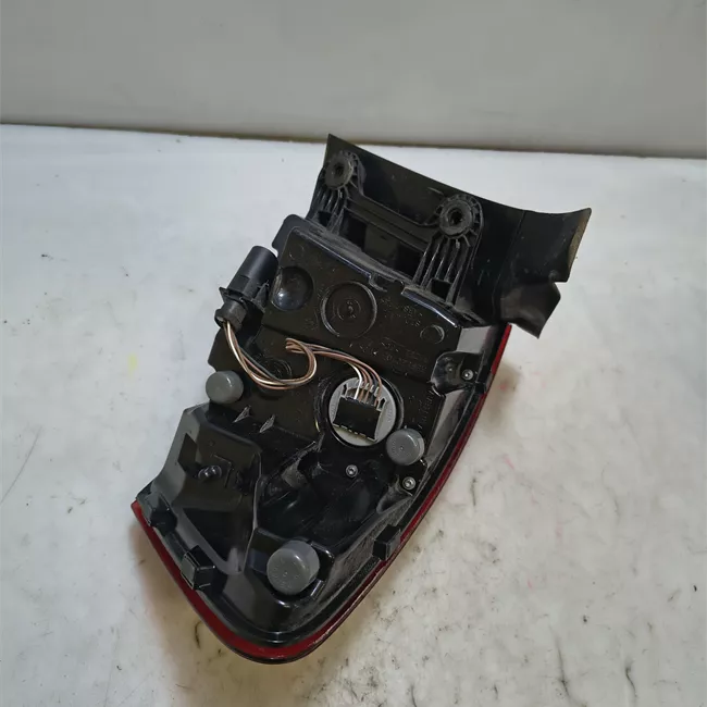 Fanale posteriore parte esterno sinistro Full led