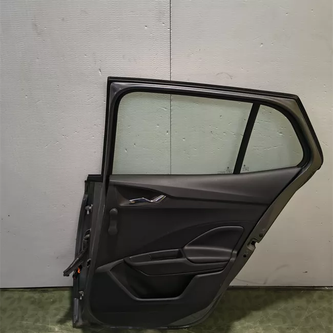 Porta posteriore destra con metà cerniere