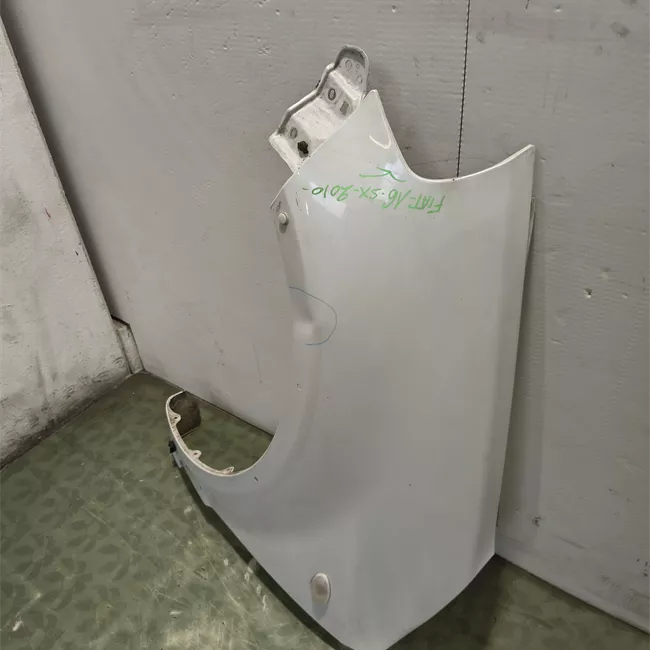 Parafango anteriore sinistro