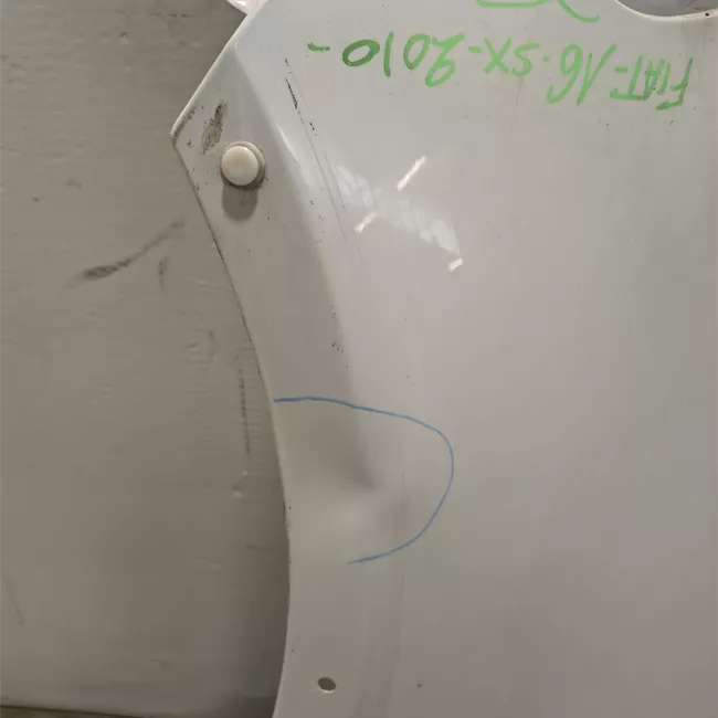 Parafango anteriore sinistro