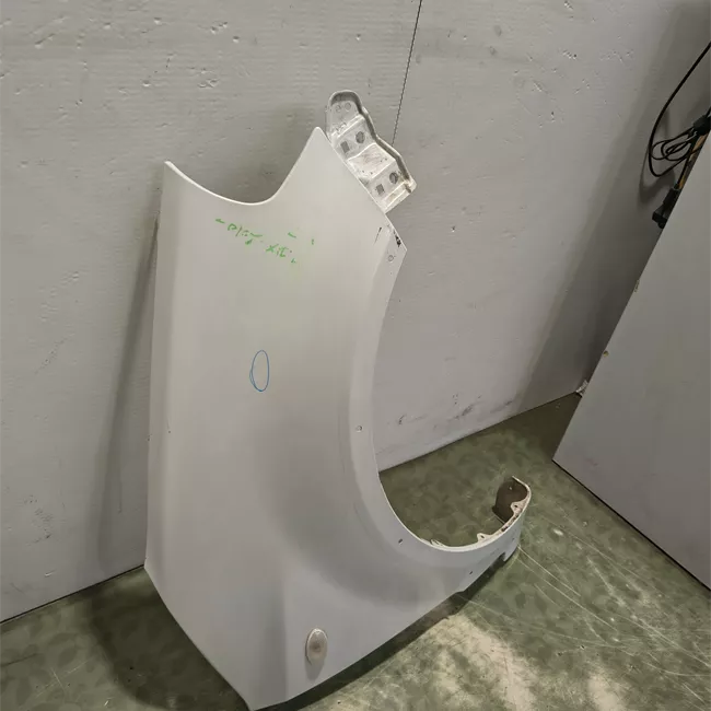 Parafango anteriore destro