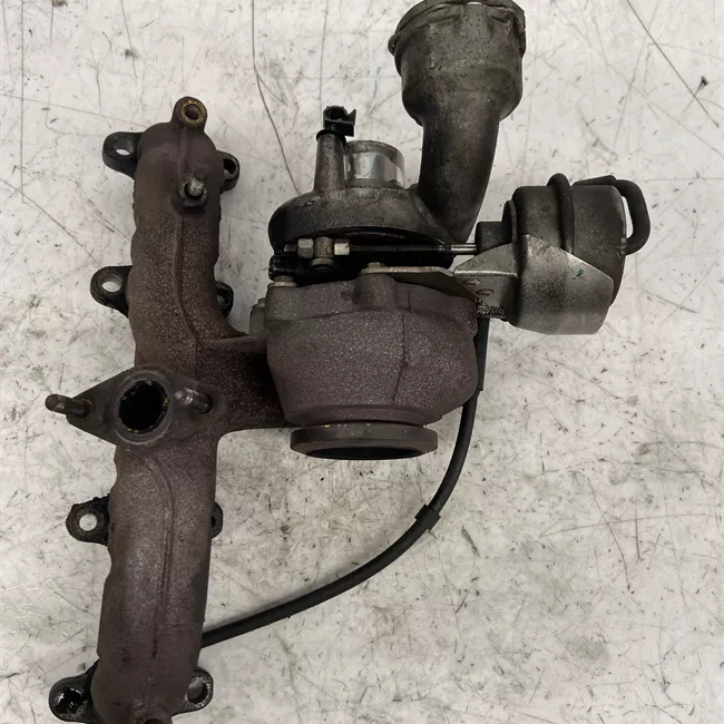 Turbocompressore con collettore scarico