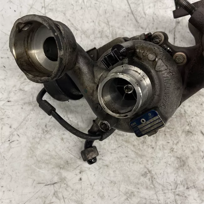 Turbocompressore con collettore scarico