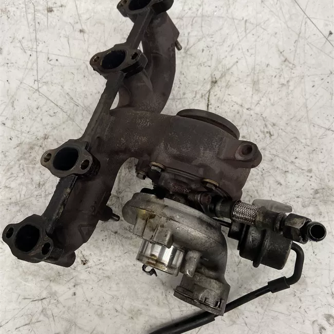 Turbocompressore con collettore scarico