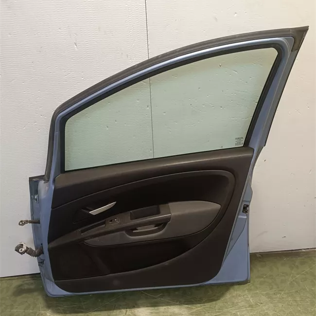 Porta anteriore destra