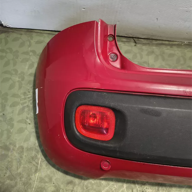 Paraurti posteriore con sensori parcheggio