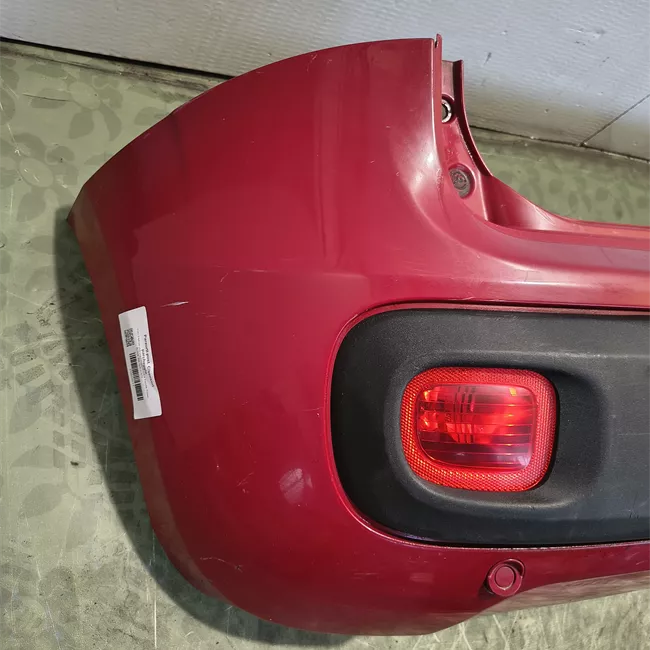 Paraurti posteriore con sensori parcheggio