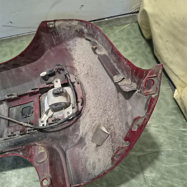 Paraurti posteriore con sensori parcheggio