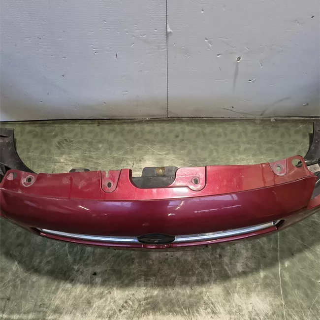 Paraurti anteriore con primer