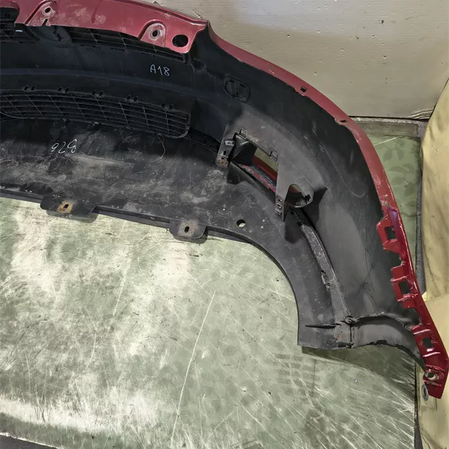 Paraurti anteriore con primer