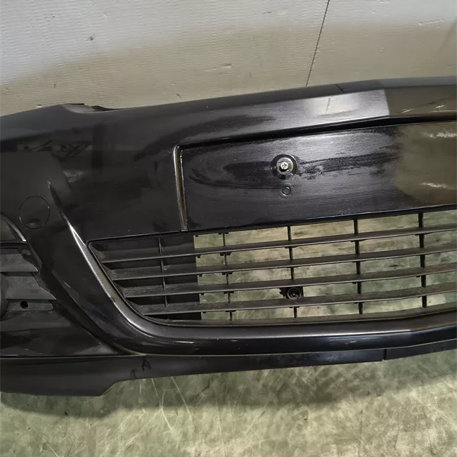 Paraurti anteriore con fendinebbia primer