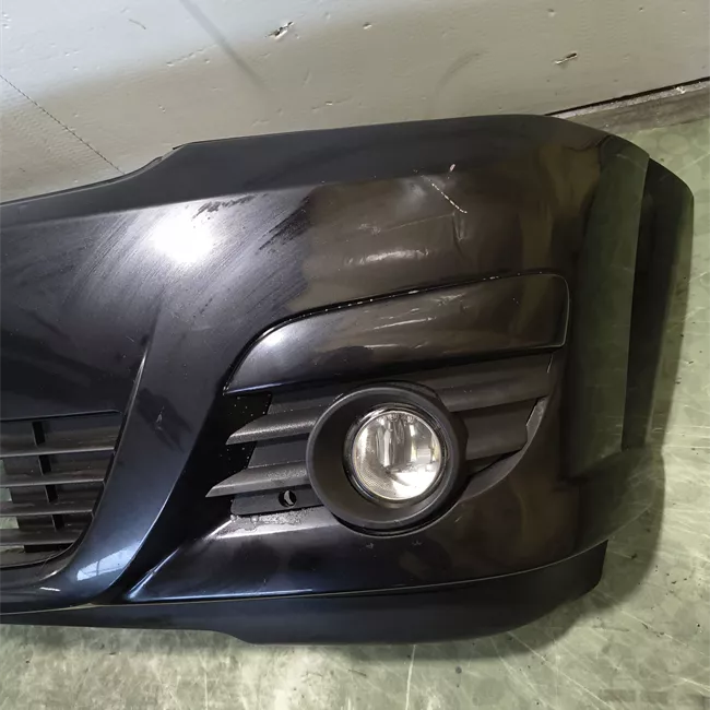 Paraurti anteriore con fendinebbia primer