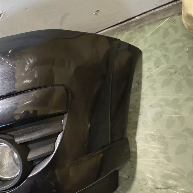 Paraurti anteriore con fendinebbia primer