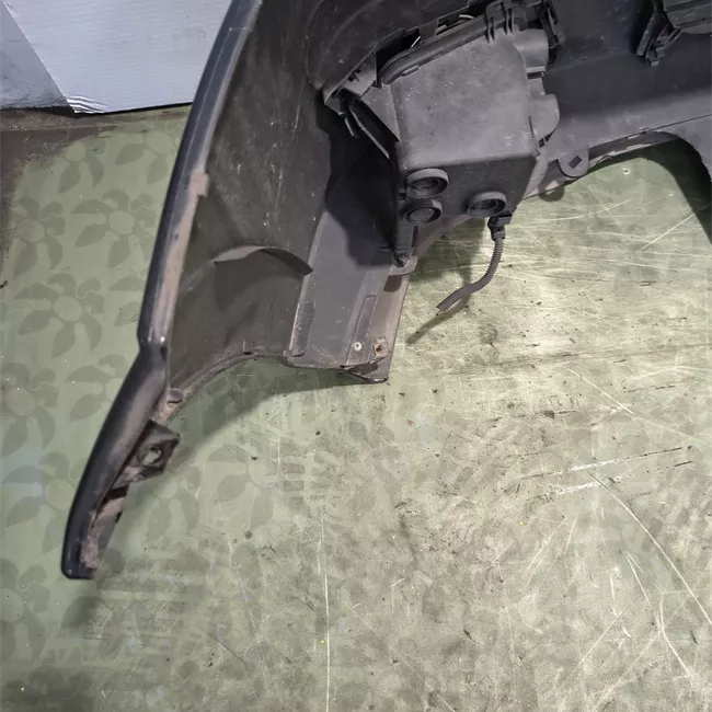 Paraurti anteriore con fendinebbia primer