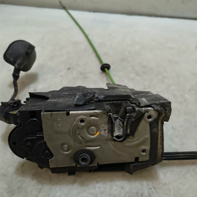 Serratura chiusura centralizzata porta anteriore destra