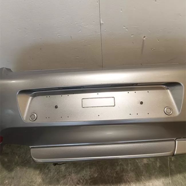 Paraurti posteriore con sensore parcheggio primer