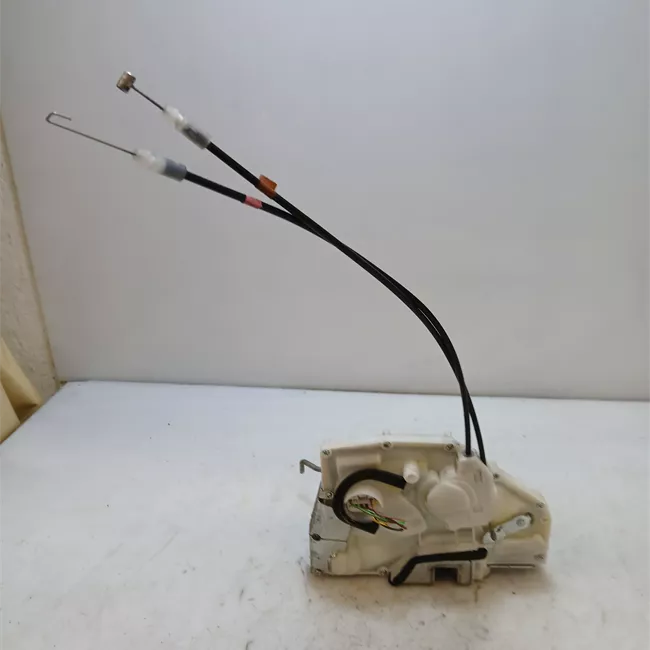 Serratura porta anteriore sinistra