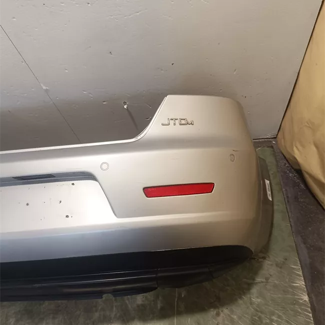 Paraurti posteriore con sensore parchiusura con primer