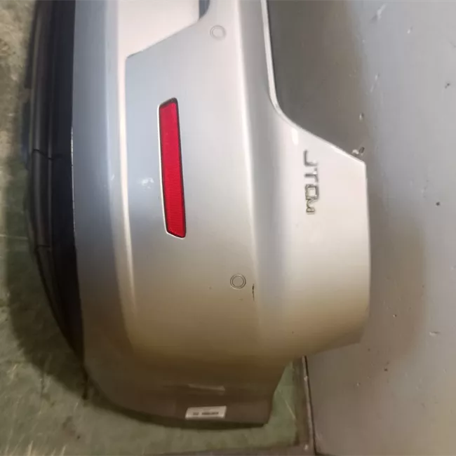 Paraurti posteriore con sensore parchiusura con primer