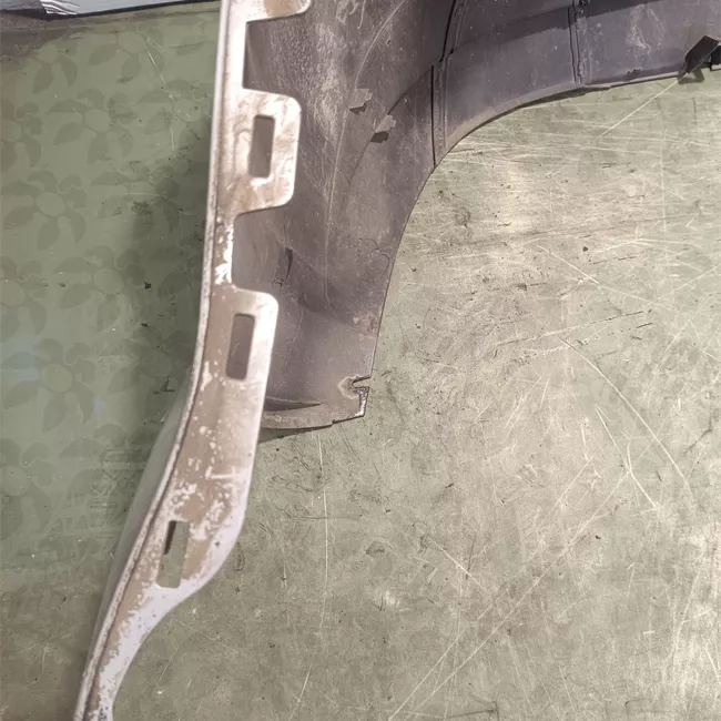 Paraurti posteriore con sensore parchiusura con primer