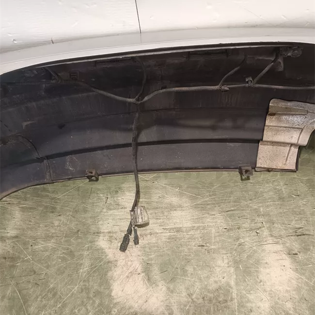 Paraurti posteriore con sensore parchiusura con primer