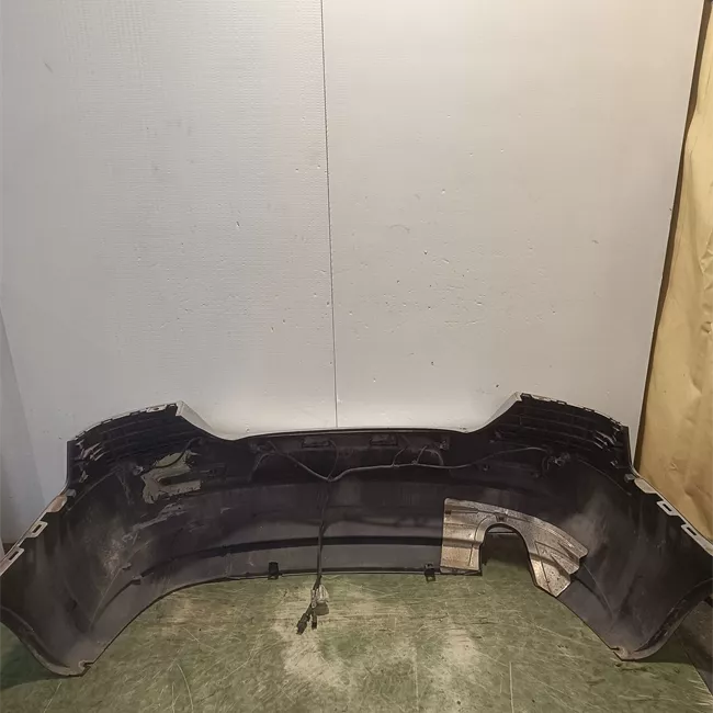 Paraurti posteriore con sensore parchiusura con primer