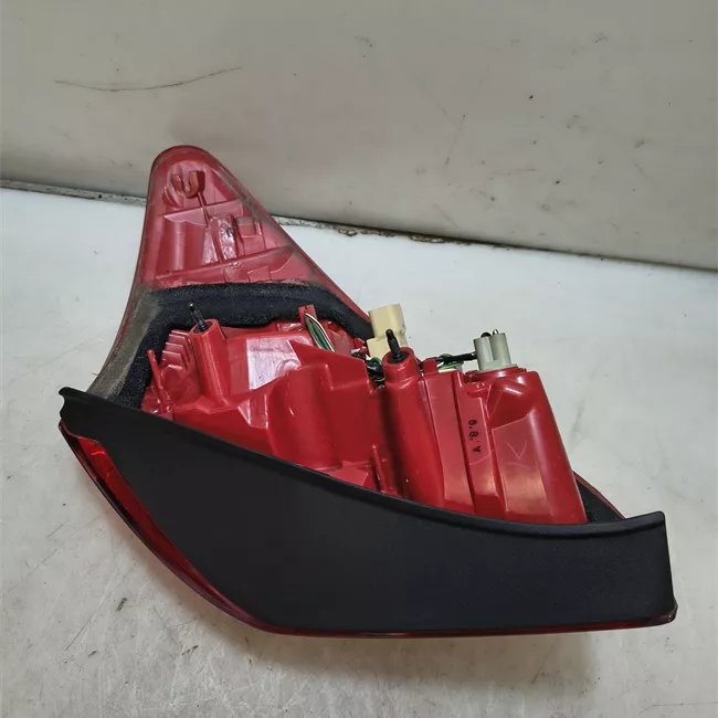 Fanale posteriore sinistro