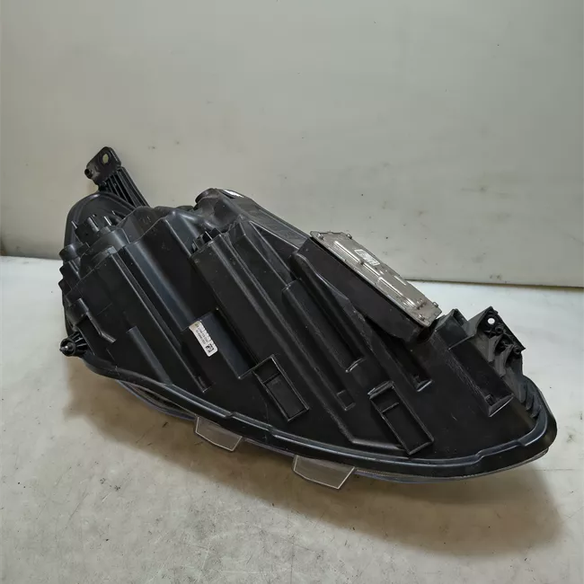 Proiettore sinistro Led dinamico, con cornice nera