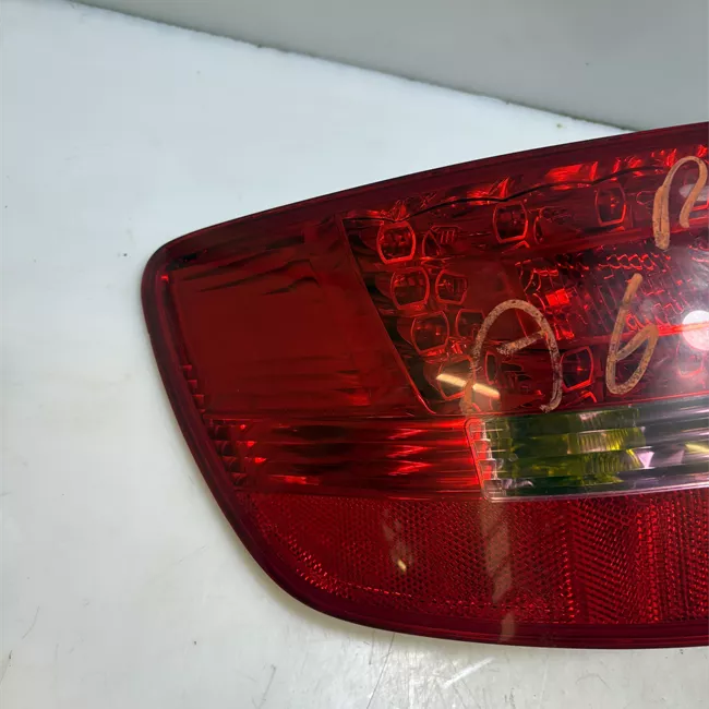 Fanale posteriore parte esterno sinistro