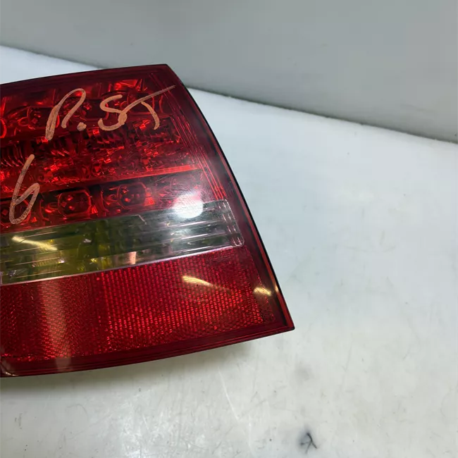 Fanale posteriore parte esterno sinistro