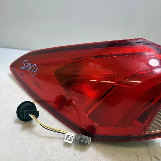 Fanale posteriore parte esterno sinistro Led