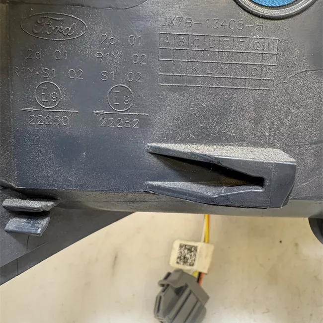 Fanale posteriore parte esterno sinistro Led