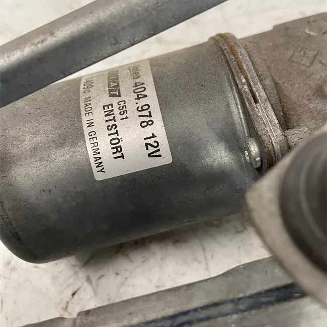 Meccanismo tergiparabrezza con motorino