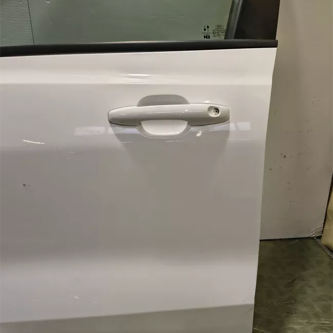 Porta anteriore sinistra