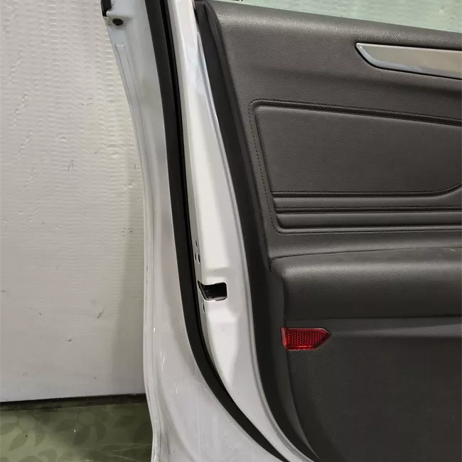 Porta anteriore sinistra