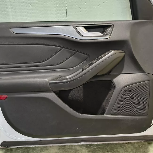 Porta anteriore sinistra