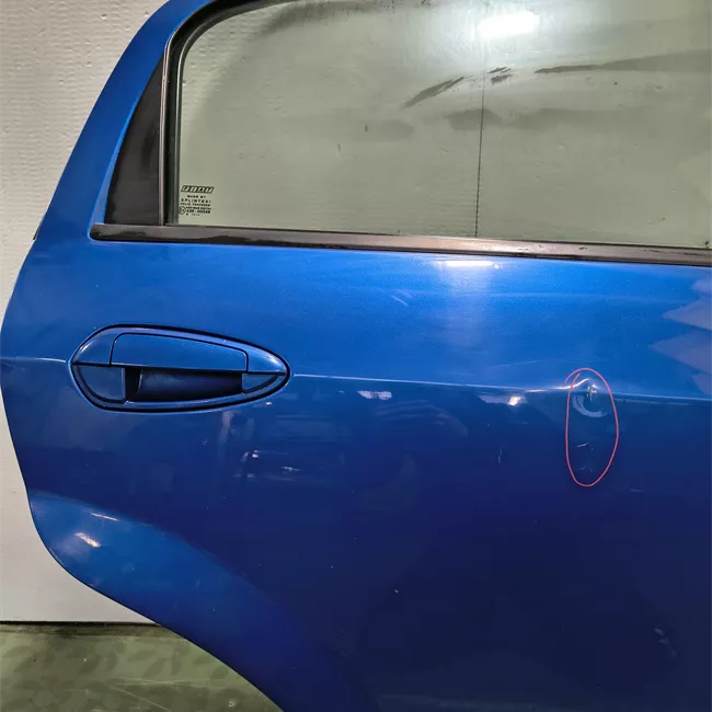 Porta posteriore destra