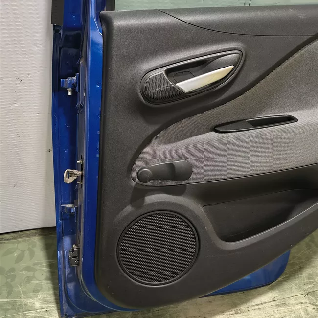 Porta posteriore destra