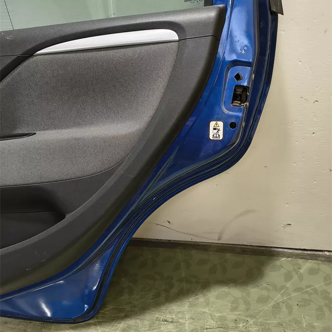 Porta posteriore destra