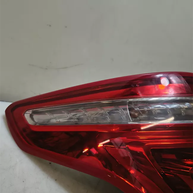 Fanale posteriore parte esterno sinistro