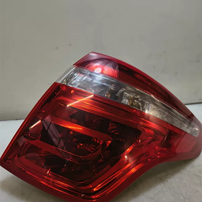 Fanale posteriore parte esterno destro