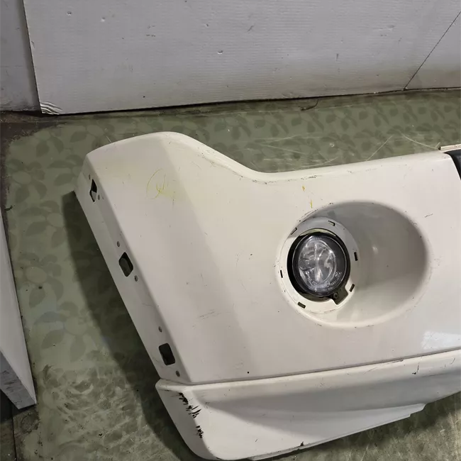 Paraurti anteriore con White