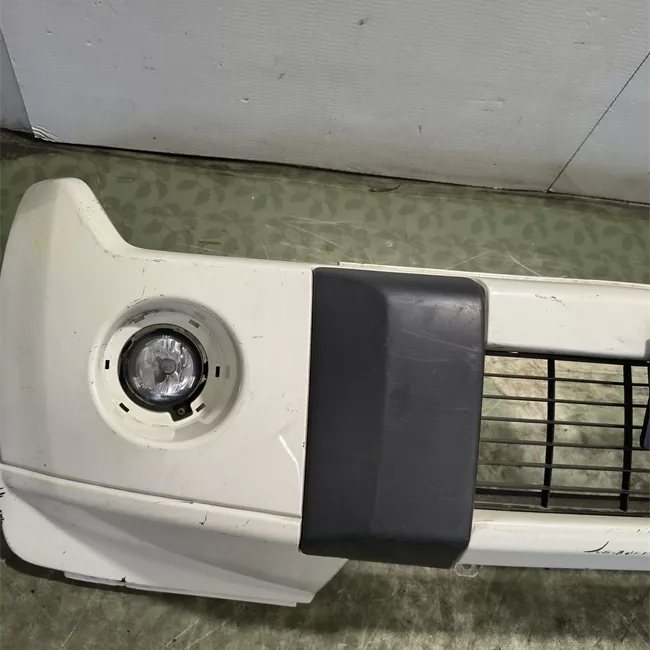 Paraurti anteriore con White