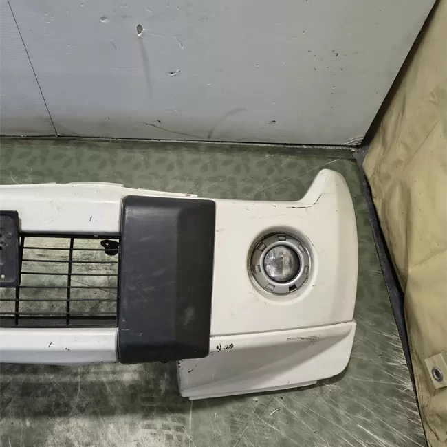 Paraurti anteriore con White